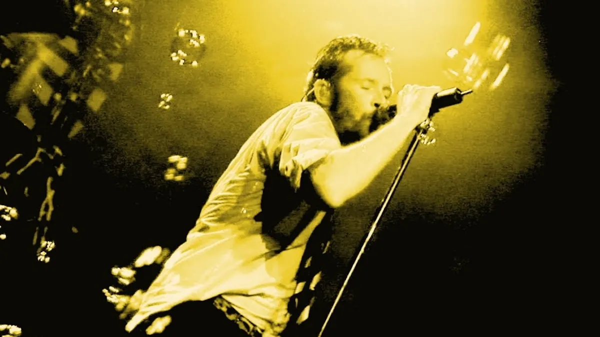 Scott Weiland Live Album Reaches CD and Digital Alongside Unseen Performance Video