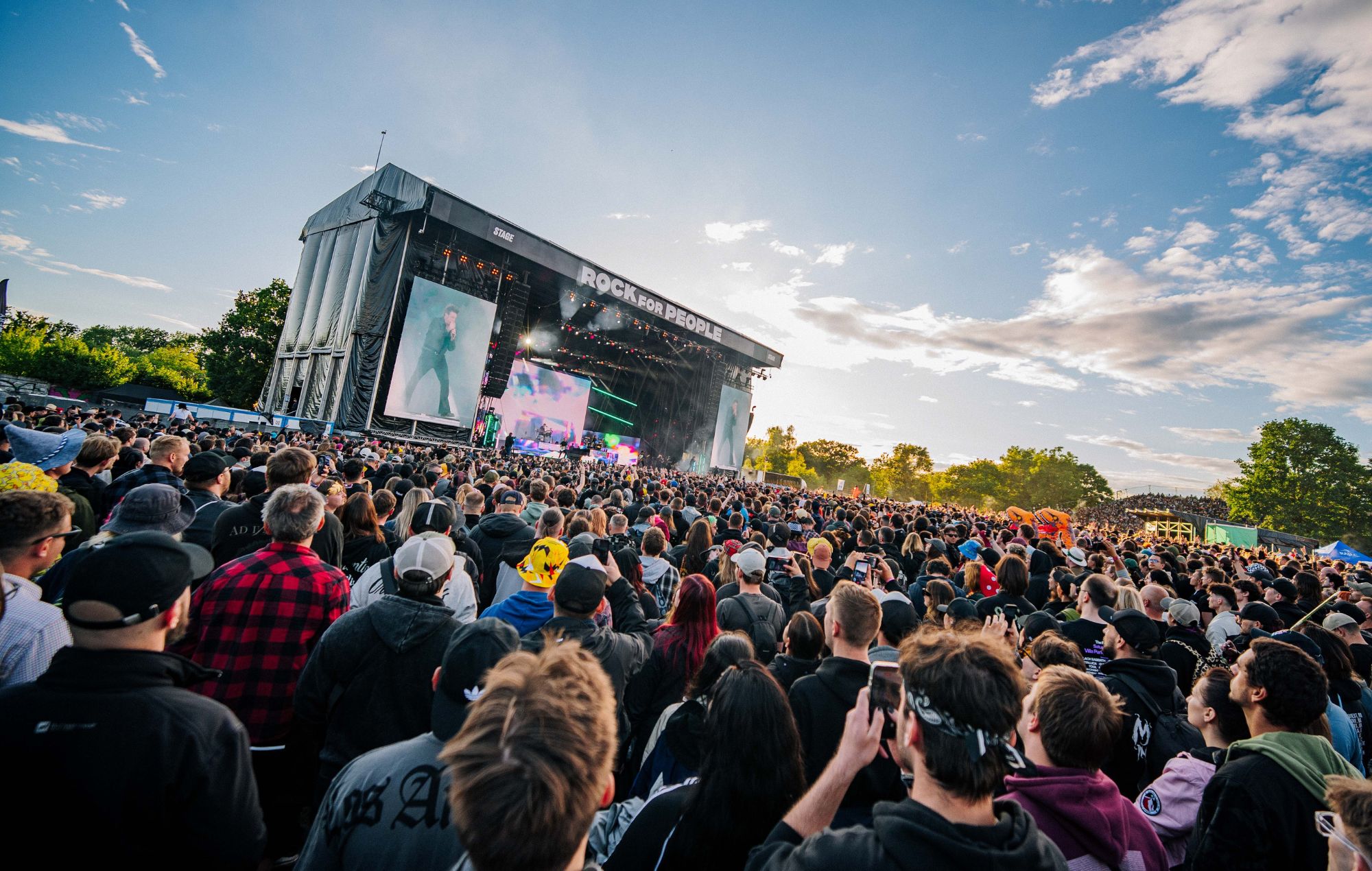 Blink-182 and Faith No More Lead First Roster for Rock For People 2027