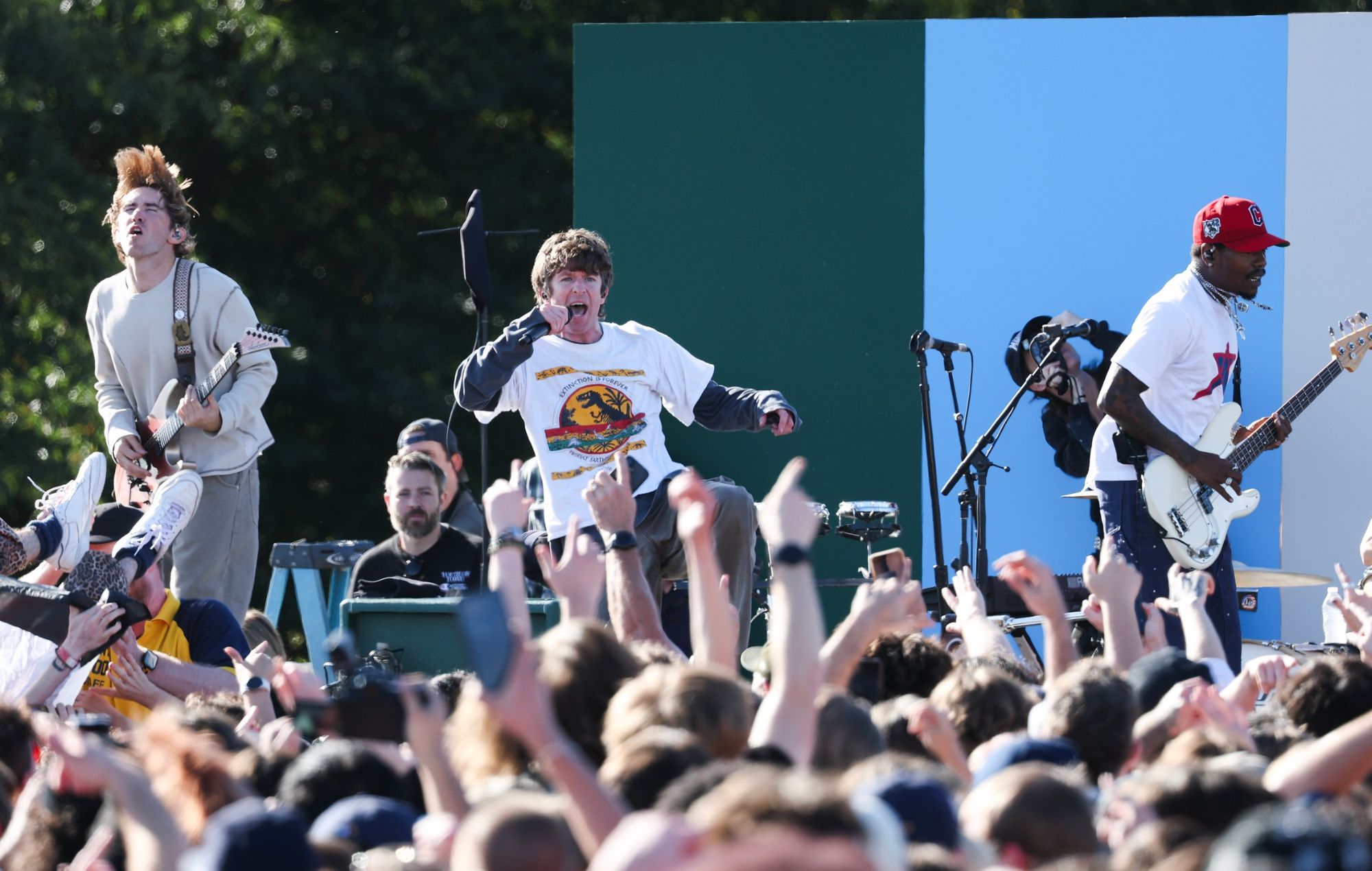 Turnstile Draw 60,000 to the Washington Monument for Free Benefit Show