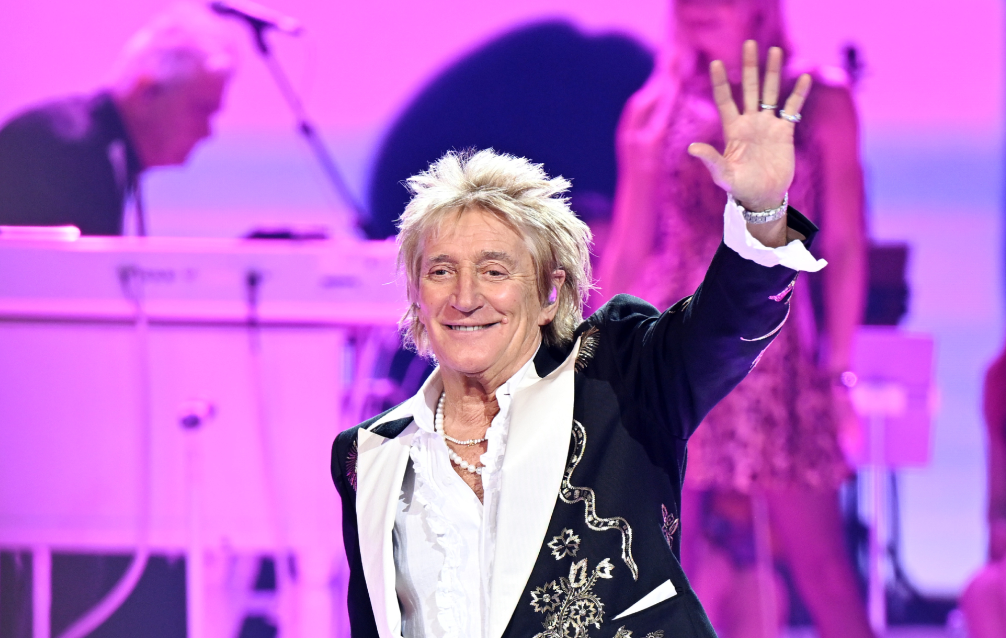 Rod Stewart Schedules Final European and UK Dates for 2027