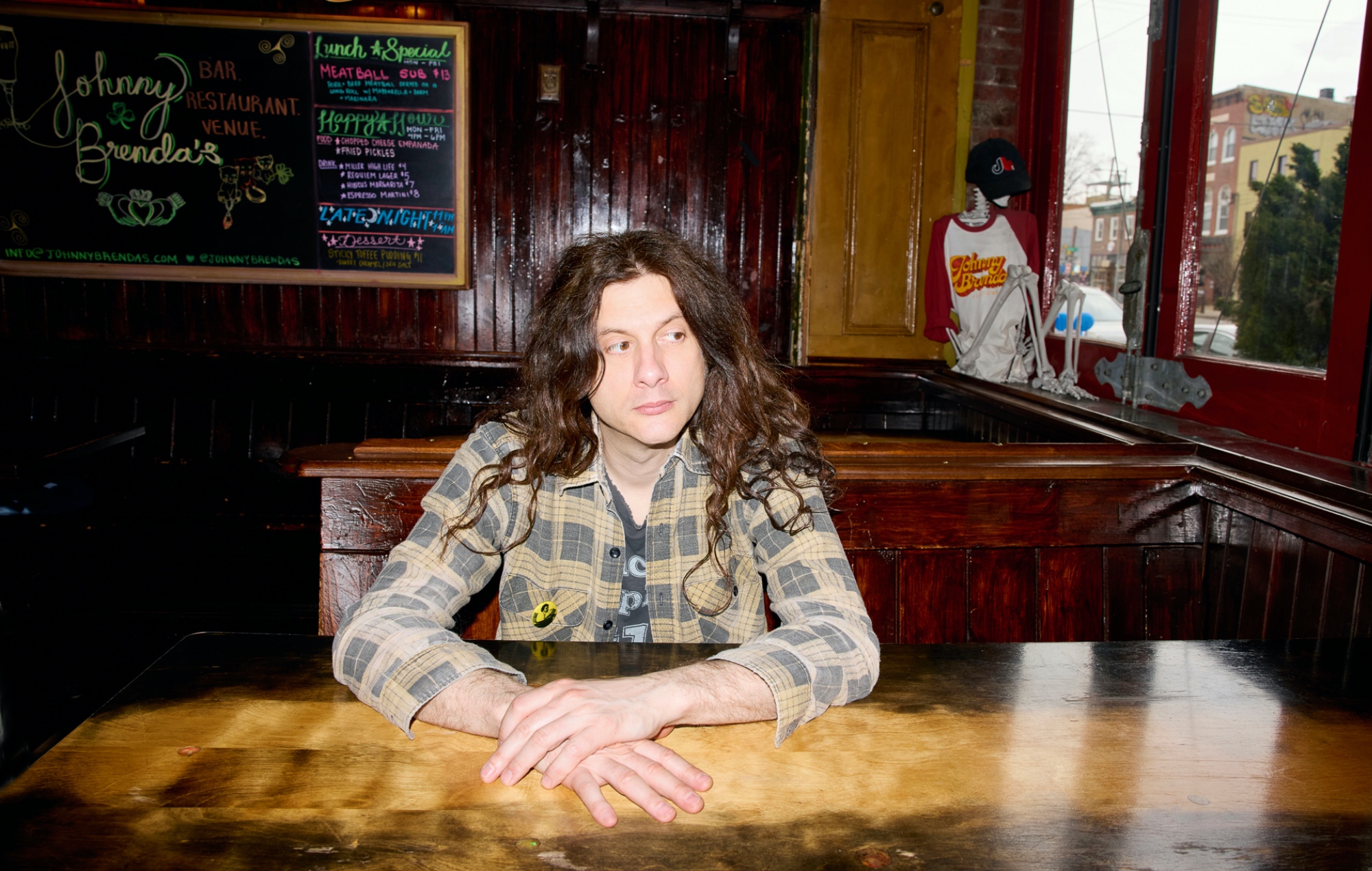 Kurt Vile on Tour Life, Philadelphia Roots, and Sharing Stages with Fontaines D.C.